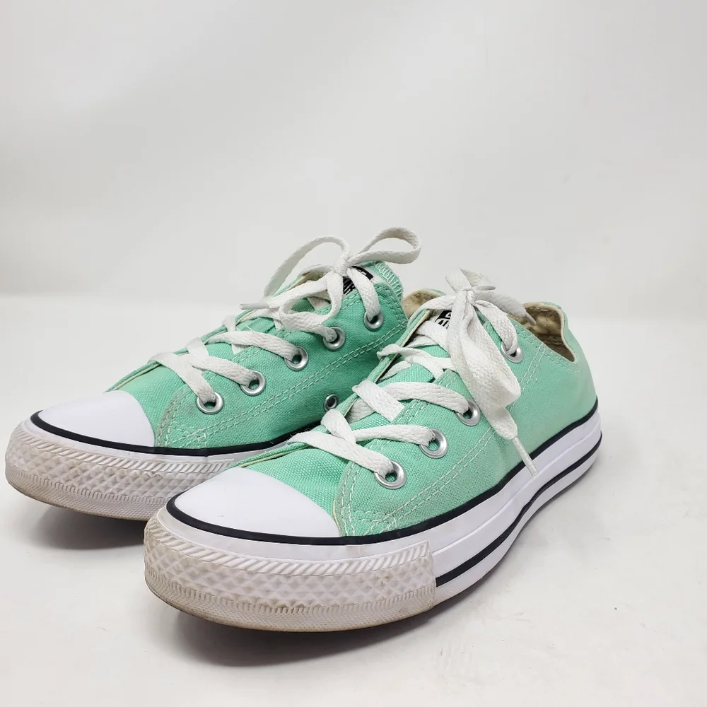 Converse pale green low back sneakers Size 6